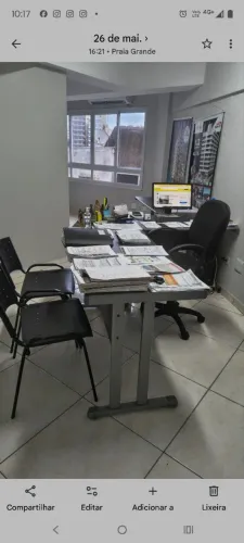 Mesa de escritório em L