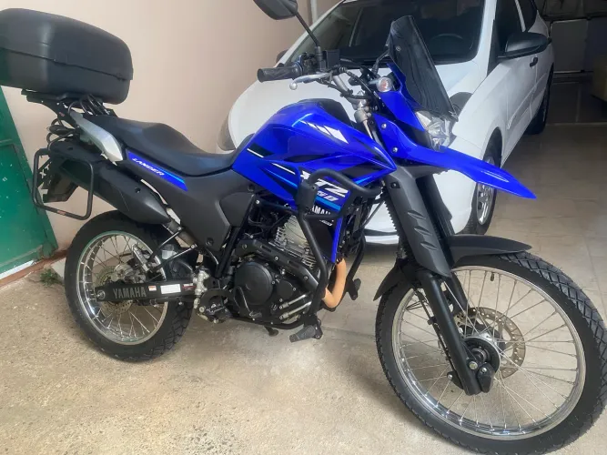 Lander 250cc 2023 moto de mulher sem defeito