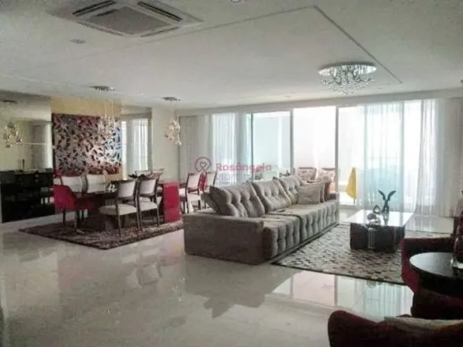 Apartamento alto padrão de 4 quartos, 4 suítes de frente para a Praia de Itapuã!