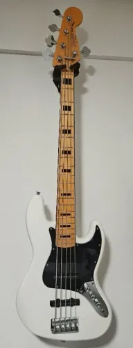 Fender Squier Jazz Bass 5 cordas Vintage Modified