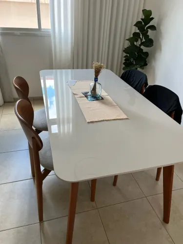 Vendo Mesa 1,80 x 0,90 + 4 Cadeiras