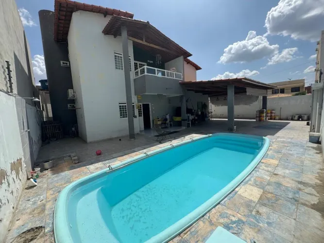 Casa duplex , com piscina