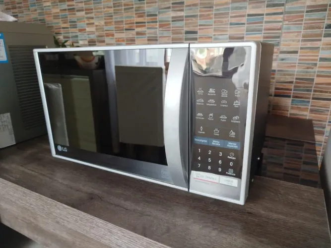 Micro-ondas LG 23 Litros 1000W Espelhado - Revisado e Funcionando Perfeitamente