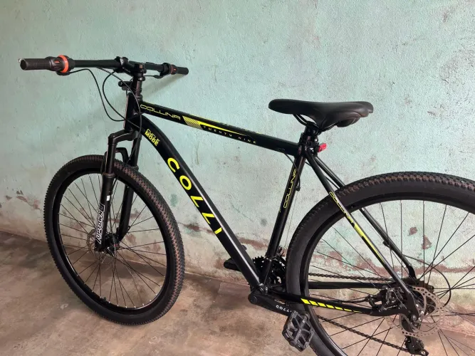 Vende-se uma bicicleta em perfeito estado bem conservada e um preço bom chama *59