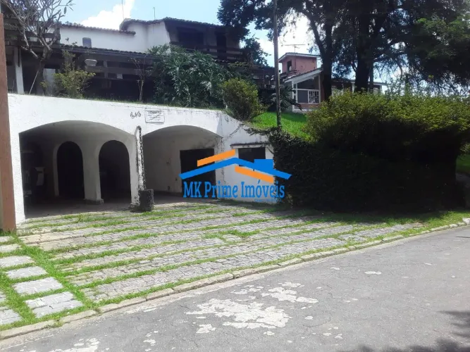 Casa em Condomínio com 600m², Piscina e 9 Vagas Próx. Alphaville