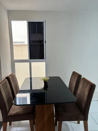 Mesa com 4 cadeiras