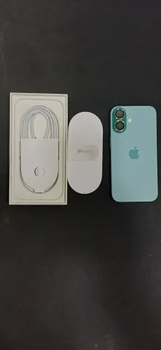 iPhone 16 128 GB estado de zero sem marcas de uso + 3 capas premium usada