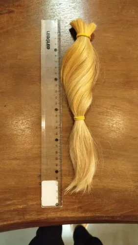 Vendo cabelo humano loiro e liso 29cm