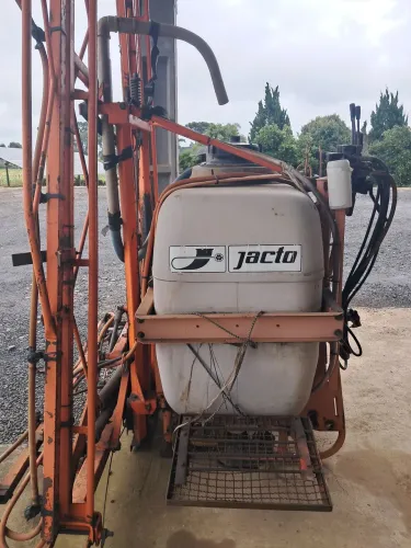 Pulverizador jacto 800 litros