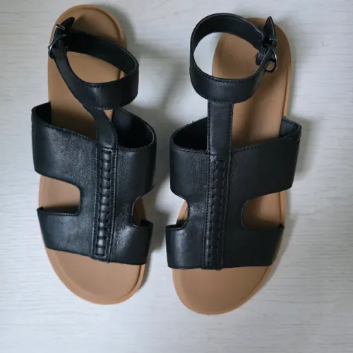 Sandália UGG Zahara Couro Legítimo - Preta (Exclusiva / Importada) tamanho 38,39