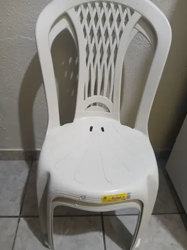 Vendo 2 cadeira em perfeito estado ,preço a negociável