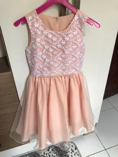 O vestido foi usado uma vez