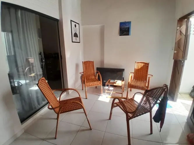 Casa à Venda em Neópolis Conforto, Espaço e Ótima Localização!