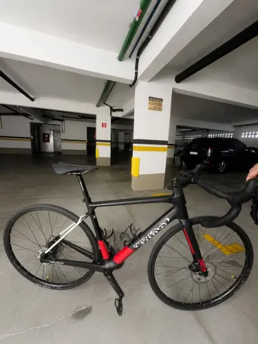 Bicicleta Wilier Triestina Garda - Shimano 105 - 11v - Preta