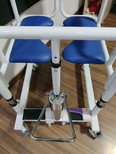 Cadeira de transferência e banho