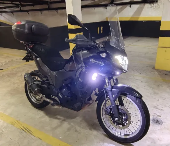 Kawasaki Versys 300 Com acessórios 