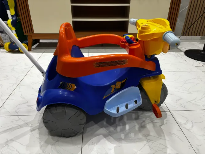 Triciclo infantil