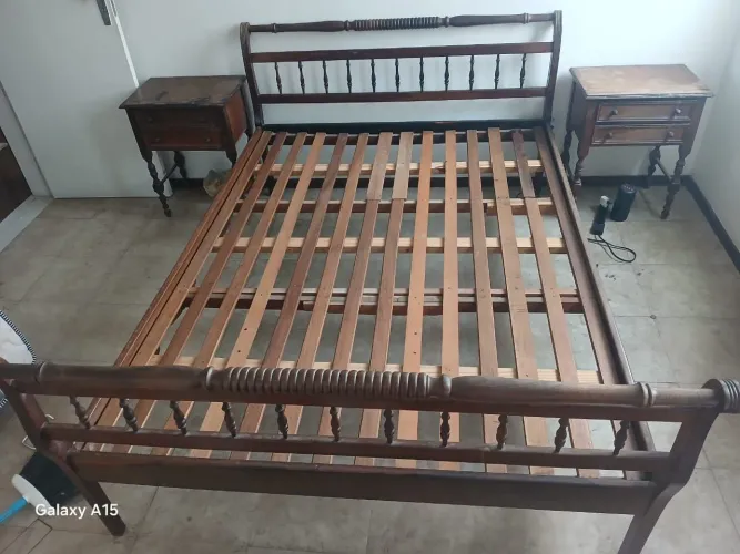 Cama casal Jacaranda madeira maciça