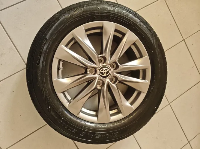 Roda do Corolla Cross+ pneus Semi-novo
