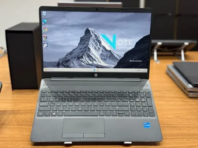 Notebook HP 250 G8 i5 11th 15.6" Iris Xe SSD NVMe - GARANTIA