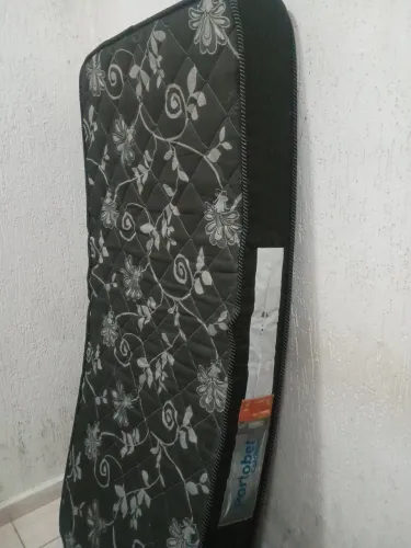 Colchão de solteiro semi novo