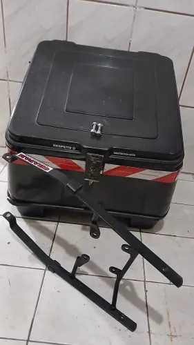 Baú 90 litros +suporte pra moto honda fan 160 2015/2024