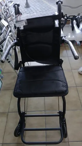 Cadeira de rodas passeio para idoso e cadeirantes.