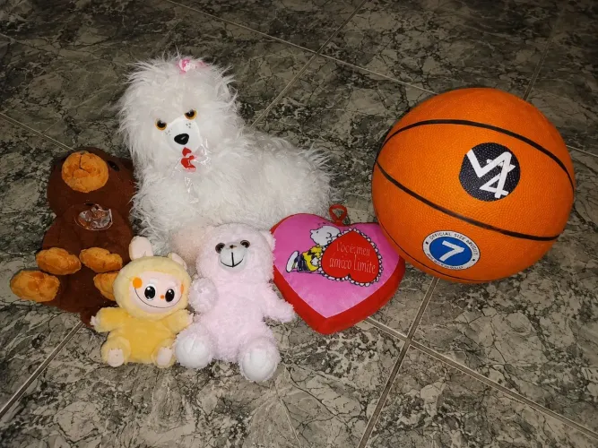SUPER LOTE DE BRINQUEDOS E PELÚCIAS - APROVEITE!