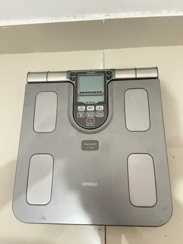 Balança Digital de Bioimpedância de Corpo Inteiro HBF-514 - Omron
