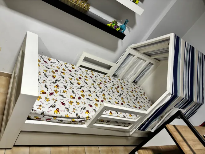 Cama de solteiro infantil com auxiliar  com 2 colchões 
