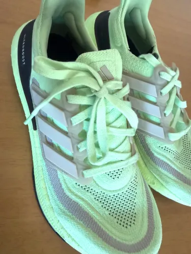 Tênis Adidas Ultraboost Ligth Boost 38