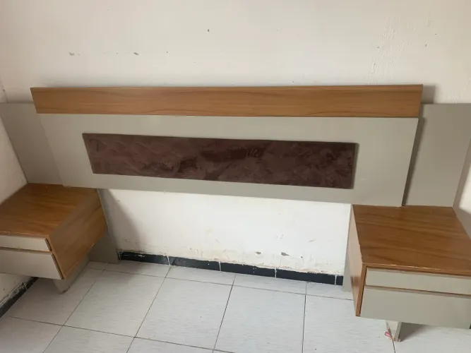 Vendo cabeceira de cama, motivo da venda: vou me mudar e não tem como levar