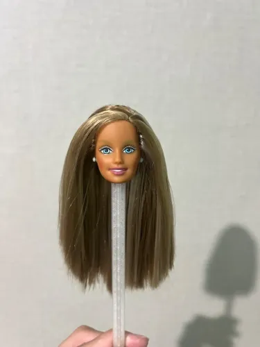 Cabeça Barbie Cáli girl