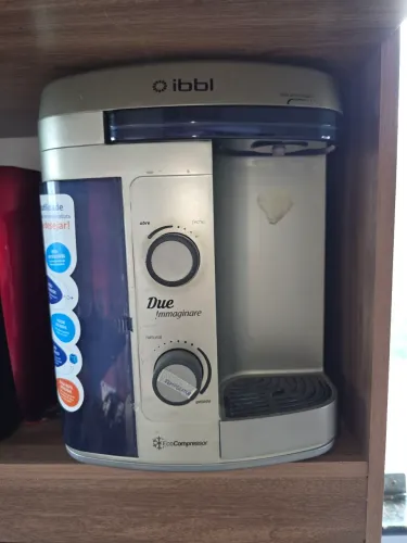 Vende bebedor IBBL DUE IMAMAGINARE SEMI NOVO