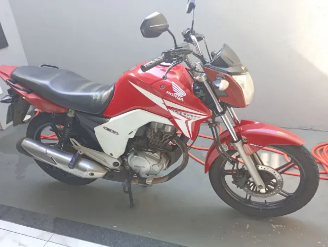 150 Titan 2015