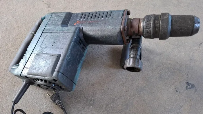 Martelete rompedor 11 kilos Bosch 220V