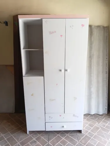 Guarda roupas de solteiro