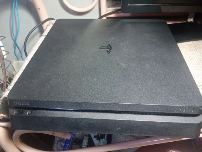 Vendo ps4 slim 1tb