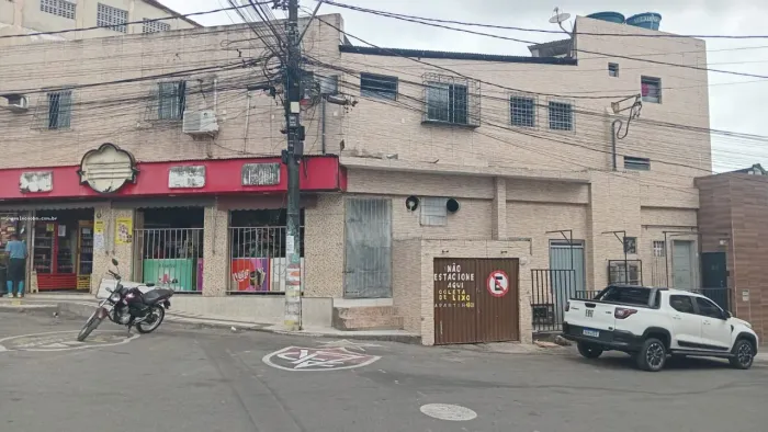 Comercial para Locação em Salvador, Liberdade, 3 dormitórios, 2 banheiros, 1 vaga