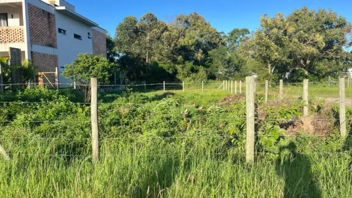 Terreno Plano de 368m2 em Garopaba, com Matrícula, próximo à Surfland.