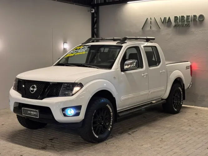 Nissan Frontier SL CD 4X4 2.5tb Diesel AUT 2014