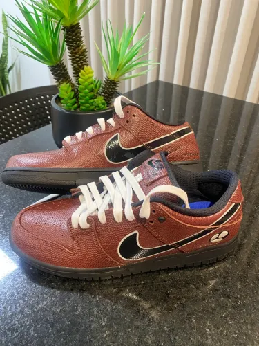 Tênis Nike SB Dunk Low Pro x Limosine Skateboards