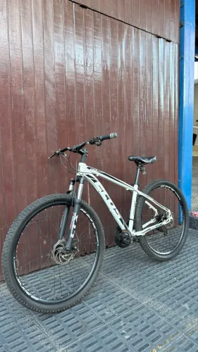 Bicicleta Bike Ecos Absolute Aro 29 Suspensão Freios a Disco 24 velocidades