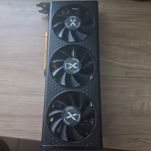 Placa de vídeo RX 7600 XFX defeituosa