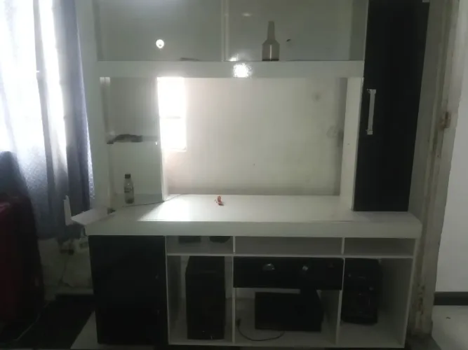 Móveis perfeito estado com poucos detalhes Pitura por preço quase grats