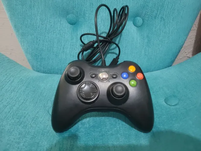 Controle Xbox 360 e PC com fio 