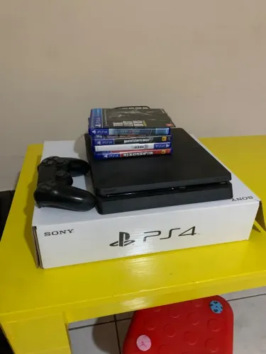 Playstation 4 slim