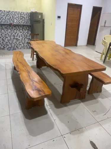 Mesa rústica em jaqueira seca 