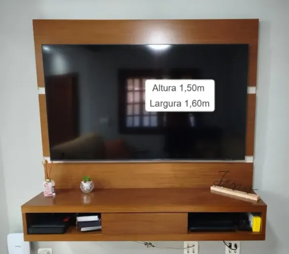 Painel de TV em madeira