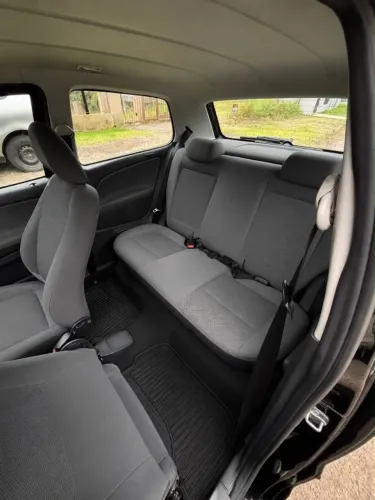 Volkswagen Fox 1.0 MI Total Flex 8V 3P 2011